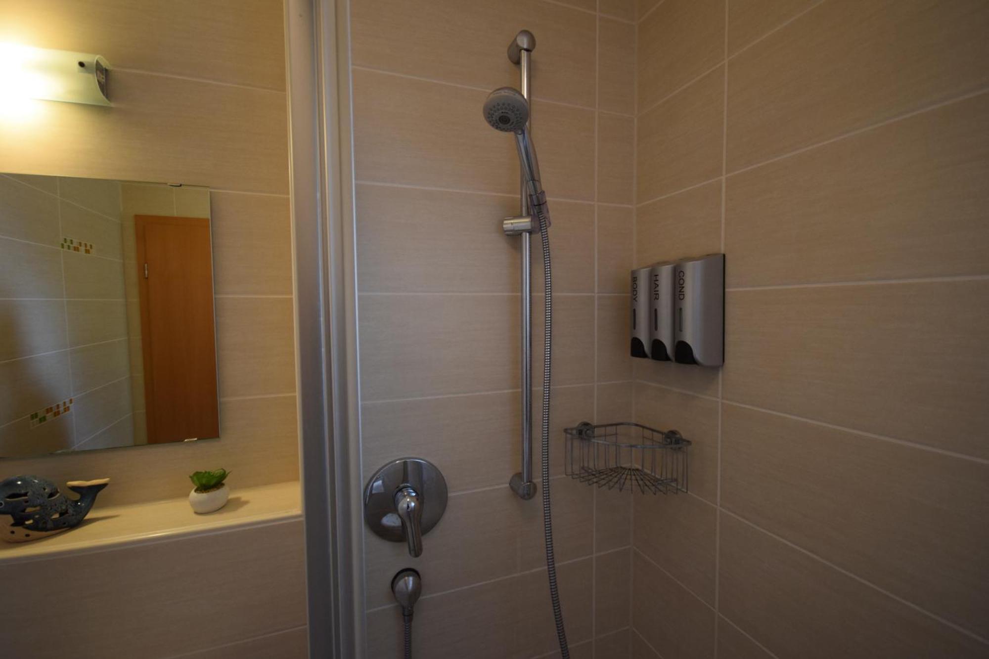 Nestwerk Komfort R23-12 - Balkon, Arbeitsplatz & Zentrumsnah Biberach an der Riß Extérieur photo