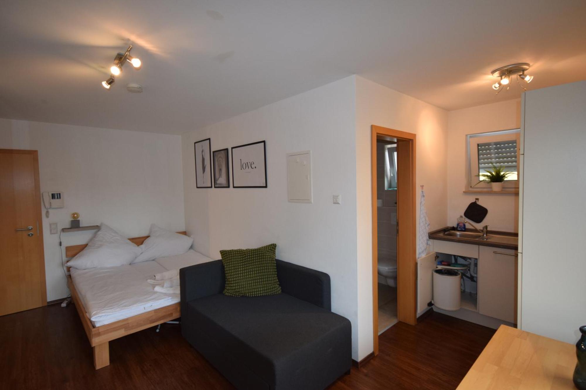 Nestwerk Komfort R23-12 - Balkon, Arbeitsplatz & Zentrumsnah Biberach an der Riß Extérieur photo